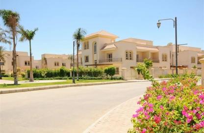 Villa - 4 - 4 for sale in Greens - 6th District - Sheikh Zayed City - Giza