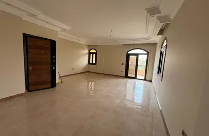 شقة - 3 غرف نوم - 2 حمامات للايجار في المنطقة ز - حى جنوب الاكايمية - مدينة القاهرة الجديدة - القاهرة