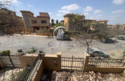 Townhouse - 4 Bedrooms - 3 Bathrooms for sale in Meadows Park - Sheikh Zayed Compounds - Sheikh Zayed City - Giza Townhouse - 4 Bedrooms - 3 Bathrooms for sale in Meadows Park - Sheikh Zayed Compounds - Sheikh Zayed City - Giza