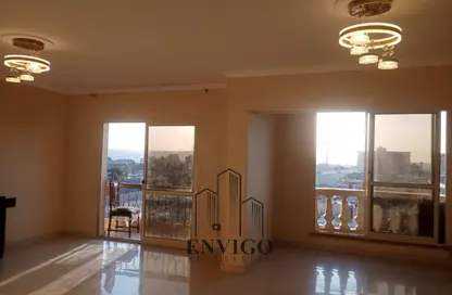 شقة - 3 غرف نوم - 1 حمام للبيع في شارع السيده خديجه - الحديقة الدولية - الحي السابع - مدينة نصر - القاهرة