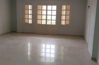 شقة - 3 غرف نوم - 2 حمامات للايجار في البنفسج 4 - البنفسج - مدينة القاهرة الجديدة - القاهرة