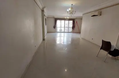 Apartment - 3 Bedrooms - 2 Bathrooms for rent in Saeed Zakaria St. - Al Sefarat District - Nasr City - Cairo