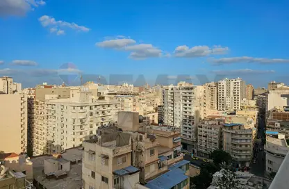 شقة - 3 غرف نوم - 2 حمامات للبيع في شارع أبو قير - لوران - حي شرق - الاسكندرية