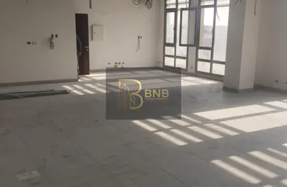 مساحات مكتبية - 4 غرف نوم - 2 حمامات للايجار في ديستريكت 5 - كمبوندات التجمع الخامس - التجمع الخامس - مدينة القاهرة الجديدة - القاهرة