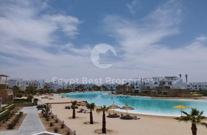 Chalet - 2 Bedrooms - 2 Bathrooms for sale in Swan Lake Gouna - El Gouna - Hurghada - Red Sea
