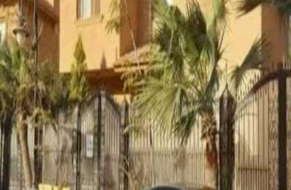 فيلا - 4 - 5 للايجار في مون فالي - المستثمرين الجنوبية - مدينة القاهرة الجديدة - القاهرة