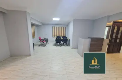 مساحات مكتبية - 3 غرف نوم - 2 حمامات للايجار في شارع اللاسلكي - اللاسلكي - المعادي الجديدة - حي المعادي - القاهرة