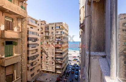 Apartment - 3 - 1 for sale in Al Geish Road - Camp Chezar - Hay Wasat - Alexandria