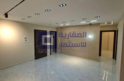 شقة - 3 غرف نوم - 2 حمامات للبيع في الحي الخامس - مدينة 6 أكتوبر - الجيزة