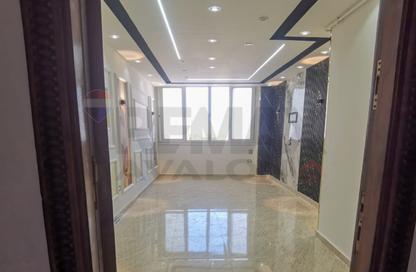 Apartment - 3 Bedrooms - 1 Bathroom for sale in Mahmoud Al Essawy St. - Miami - Hay Awal El Montazah - Alexandria