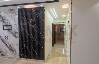 Apartment - 3 Bedrooms - 1 Bathroom for sale in Mahmoud Al Essawy St. - Miami - Hay Awal El Montazah - Alexandria