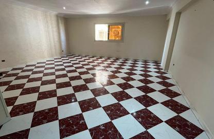 Office Space - 3 Bedrooms - 1 Bathroom for rent in Abou Dawoud Al Zahery St. - 6th Zone - Nasr City - Cairo