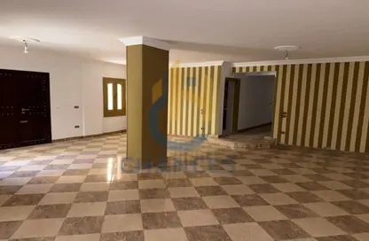 شقة - 4 غرف نوم - 3 حمامات للبيع في شارع رقم 70 - الحي الاول - التجمع الخامس - مدينة القاهرة الجديدة - القاهرة