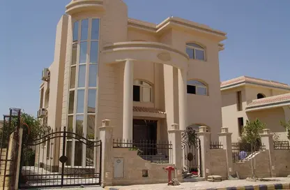 Villa - 5 Bedrooms - 3 Bathrooms for sale in Golden Heights - North Investors Area - New Cairo City - Cairo