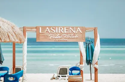 Chalet - 2 Bedrooms - 2 Bathrooms for sale in Lasirena Palm Beach - Al Ain Al Sokhna - Suez