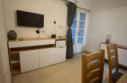 شقة - 2 غرف نوم - 2 حمامات للايجار في شارع شجرة الدر - الزمالك - القاهرة