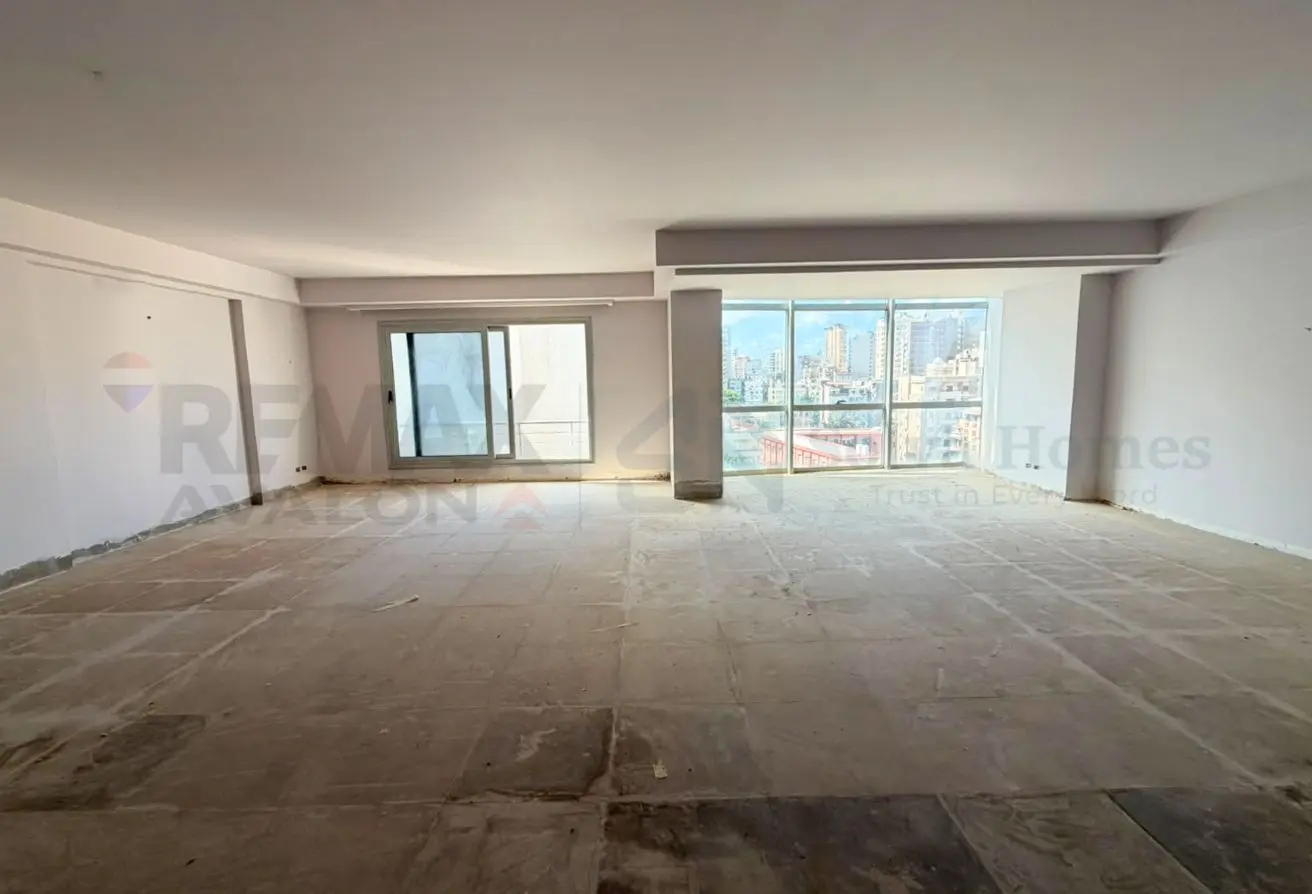 121653588 - Property Main Image