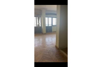 Apartment - 2 Bedrooms - 2 Bathrooms for sale in Fareek Awal Ali Amer St. - 6th Zone - Nasr City - Cairo