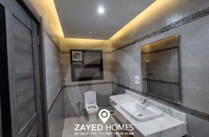 شقة - 3 غرف نوم - 3 حمامات للايجار في ذا كورت ياردز - كمبوندات الشيخ زايد - الشيخ زايد - الجيزة