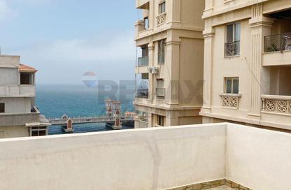 شقة - 6 غرف نوم - 3 حمامات للبيع في ستانلي - حي شرق - الاسكندرية
