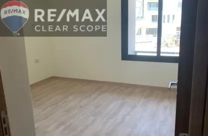 شقة - 2 غرف نوم - 2 حمامات للبيع في كمبوند البروج - كمبوندات الشروق - مدينة الشروق - القاهرة