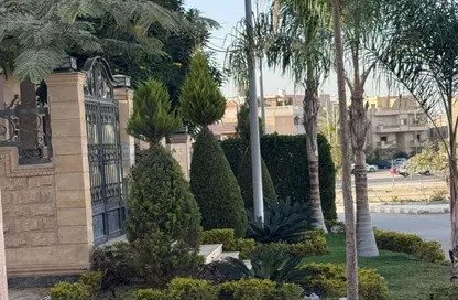 شقة - 4 غرف نوم - 3 حمامات للبيع في المجاورة الثانية - الحي الثالث شرق - مدينة الشروق - القاهرة