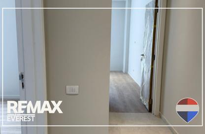 شقة - 3 غرف نوم - 2 حمامات للبيع في كارمل - مدينة زايد الجديدة - الشيخ زايد - الجيزة