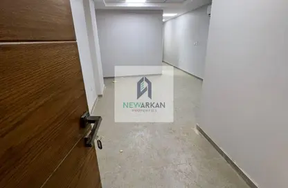 عيادة - 2 غرف نوم - 1 حمام للايجار في المستقبل - الحي الثاني عشر - الشيخ زايد - الجيزة