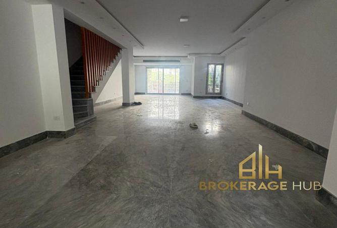 70101819 - Property Image 2