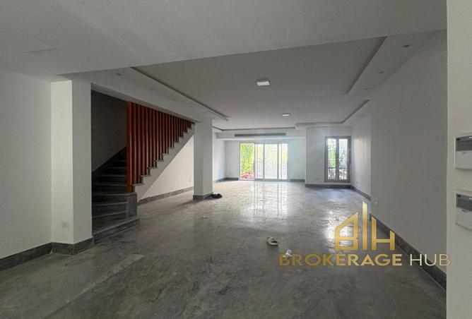 70101819 - Property Image 3