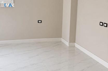 Apartment - 3 Bedrooms - 2 Bathrooms for sale in 2nd District - Obour City - Qalyubia