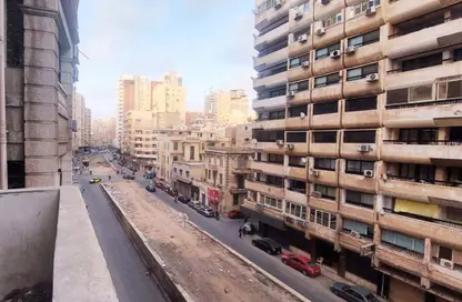 شقة - 4 غرف نوم - 1 حمام للايجار في شارع عبد السلام عارف - لوران - حي شرق - الاسكندرية