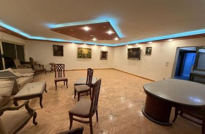 شقة - 3 غرف نوم - 2 حمامات للبيع في شارع شهاب - المهندسين - الجيزة