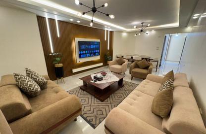 شقة - 3 غرف نوم - 2 حمامات للايجار في شارع دجله - المهندسين - الجيزة