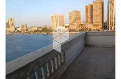 Apartment - 5 Bedrooms - 6 Bathrooms for sale in Mohamed Abdel Wahab St. - Zamalek - Cairo