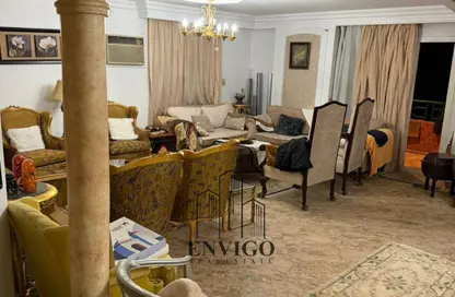 Apartment - 4 Bedrooms - 3 Bathrooms for sale in Moez Al Dawla St. - 6th Zone - Nasr City - Cairo