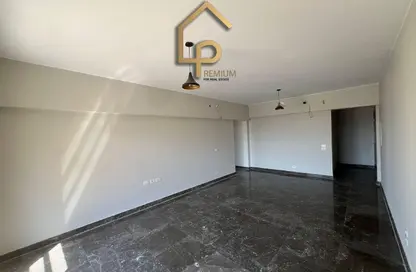 شقة - 2 غرف نوم - 3 حمامات للايجار في أو ويست - كمبوندات 6 أكتوبر - مدينة 6 أكتوبر - الجيزة