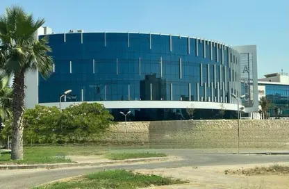 Office Space - 5 Bedrooms - 2 Bathrooms for rent in Smart Village - Cairo Alexandria Desert Road - 6 October City - Giza