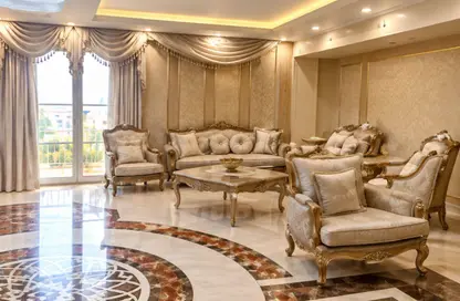 Apartment - 3 Bedrooms - 3 Bathrooms for sale in Cornish El Nile St. - Maadi - Hay El Maadi - Cairo