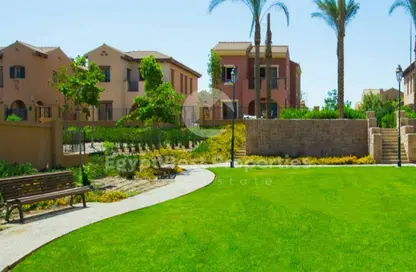 Apartment - 2 Bedrooms - 2 Bathrooms for sale in Hyde Park - New Cairo City - Cairo