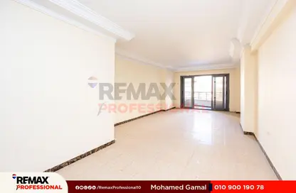 Apartment - 3 Bedrooms - 3 Bathrooms for sale in Al Geish Road - Laurent - Hay Sharq - Alexandria