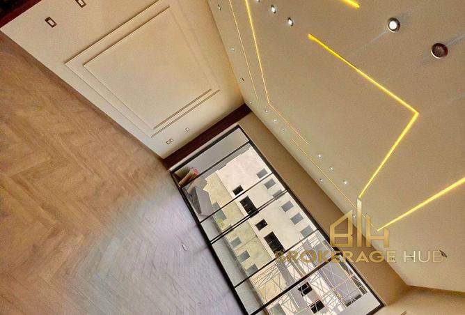 98000100 - Property Image 2