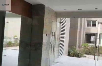 شقة - 2 غرف نوم - 2 حمامات للبيع في فيلدج جيت - المستثمرين الجنوبية - مدينة القاهرة الجديدة - القاهرة