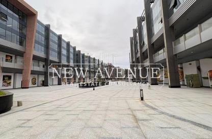 Retail - Studio - 2 Bathrooms for sale in Three Sixty - 5th Settlement Compounds - The 5th Settlement - New Cairo City - Cairo