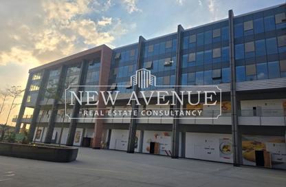 Retail - Studio - 2 Bathrooms for sale in Three Sixty - 5th Settlement Compounds - The 5th Settlement - New Cairo City - Cairo