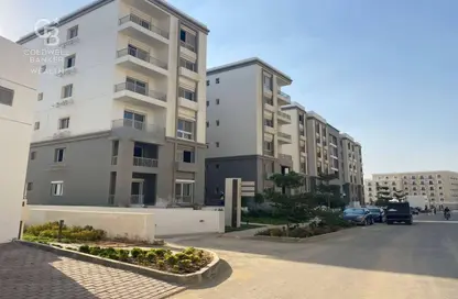 Apartment - 3 Bedrooms - 3 Bathrooms for sale in Hyde Park - New Cairo City - Cairo