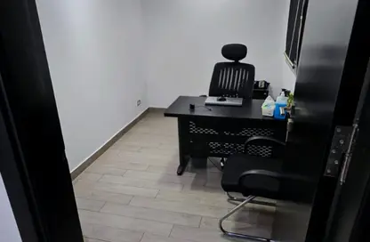 طابق كامل - استوديو - 2 حمامات للبيع في شارع الصعقه - شيراتون المطار - النزهة - القاهرة