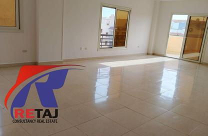 Apartment - 3 Bedrooms - 3 Bathrooms for rent in Area D - Ganoob El Acadimia - New Cairo City - Cairo