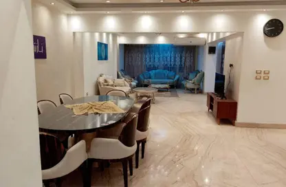 شقة - 3 غرف نوم - 4 حمامات للايجار في شارع المساحه - الدقي - الجيزة