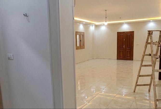 82106425 - Property Image 3
